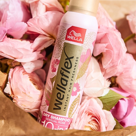 Wella Wellaflex Sensual Rose suchý šampon s jemnou květinovou parfemací