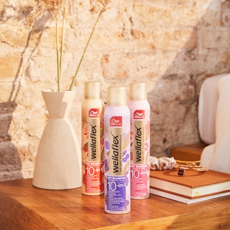 Wella Wellaflex Wild Berry Touch ξηρόσαμπουάν με απαλό λουλουδάτο αρωματισμό