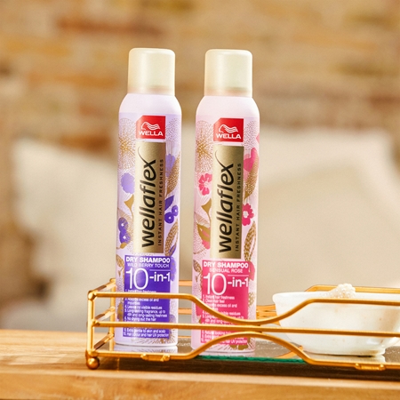 Wella Wellaflex Wild Berry Touch ξηρόσαμπουάν με απαλό λουλουδάτο αρωματισμό