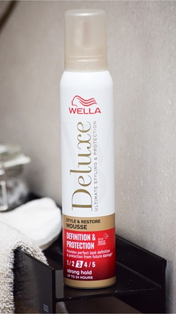 Wella Deluxe Definition & Protection fissante in mousse volumizzante