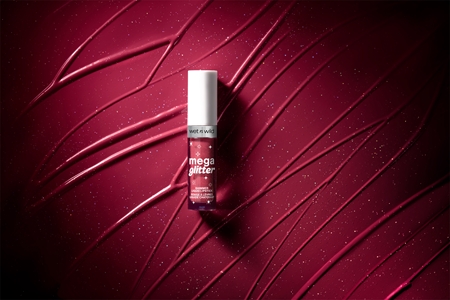 Wet n Wild Mega Glitter batom líquido com efeito mate com glitter