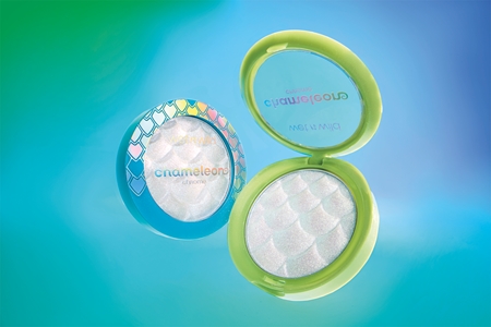 Wet n Wild Chameleon Chrome Highlighter Bakad highlighter med multikromatisk effekt