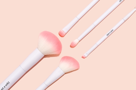 Wet n Wild Essential Small Concealer Brush Concealer Brush small