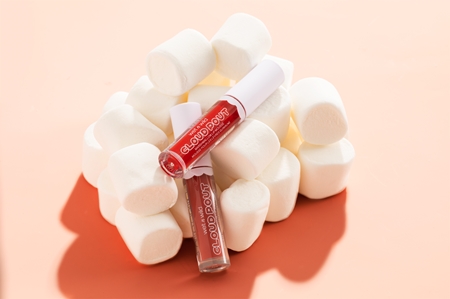 Wet n Wild Cloud Pout Marshmallow Lip Mousse рідка помада