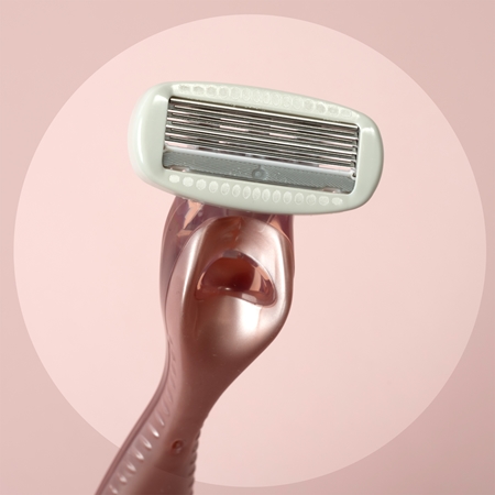 Wilkinson Sword Intuition Complete holicí strojek + náhradní hlavice 4 ks
