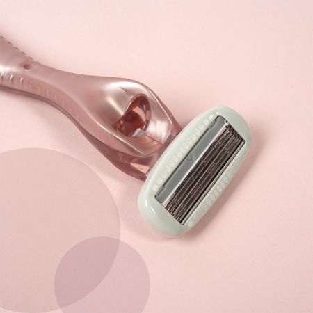 Wilkinson Sword Intuition Complete holicí strojek + náhradní hlavice 4 ks