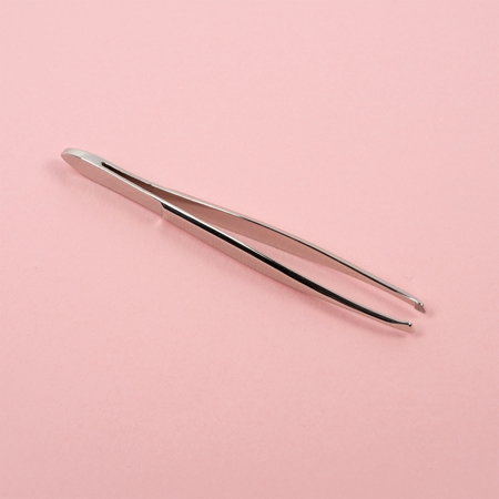 Wilkinson Sword Cosmetic Curved Tweezers pinzeta se zešikmeným koncem