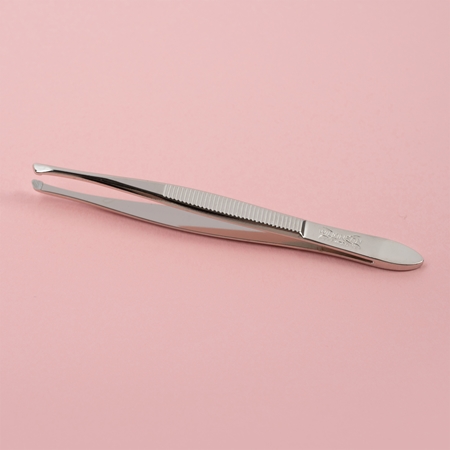 Wilkinson Sword Cosmetic Curved Tweezers pinzeta se zešikmeným koncem
