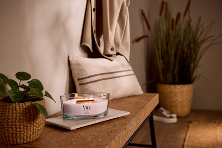 Woodwick Rose Blush αρωματικό κερί με ξύλινο φιτίλι