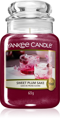 Yankee Candle Sweet Plum Sake ароматна свещ