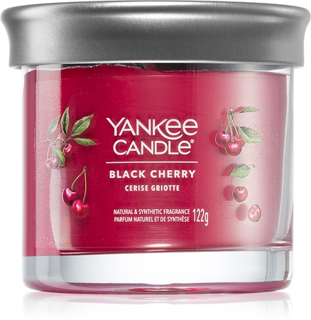 Yankee Candle Black Cherry scented candle Signature