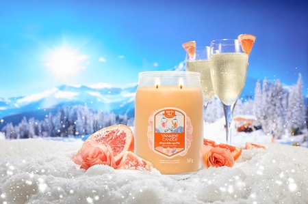 Yankee Candle Slopeside Spritz scented candle Signature