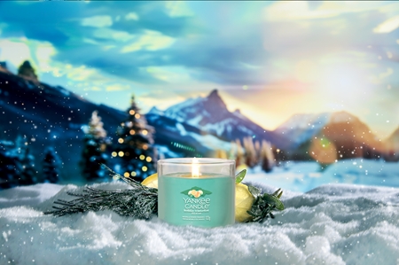 Yankee Candle Holiday Winterfest aроматична свічка Signature