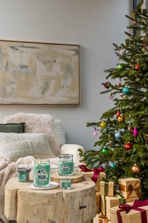 Yankee Candle Holiday Winterfest aроматична свічка Signature
