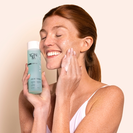 Yon-Ka Essentials gel démaquillant et nettoyant visage et yeux