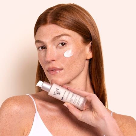 Yon-Ka Age Defense Nude Perfect Fluide fluide anti-oxydant protecteur pour un visage parfait