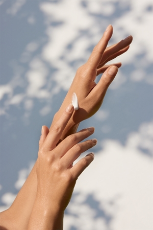 Yves Rocher Mains Creme hidratante para mãos com ingrediente antibacteriana