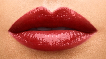 Yves Saint Laurent Rouge Volupté Shine Oil-In-Stick barra de labios hidratante cremosa edición limitada