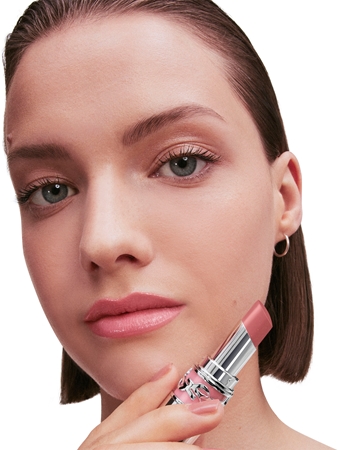 Yves Saint Laurent Loveshine Lipstick nawilżająca szminka nabłyszczająca