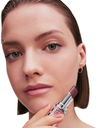 Yves Saint Laurent Loveshine Lipstick žvilgūs drėkinamieji lūpų dažai
