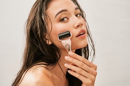 Zoë Ayla Micro-Needling Derma Roller Set mikrojehličkový aplikátor na obličej a tělo