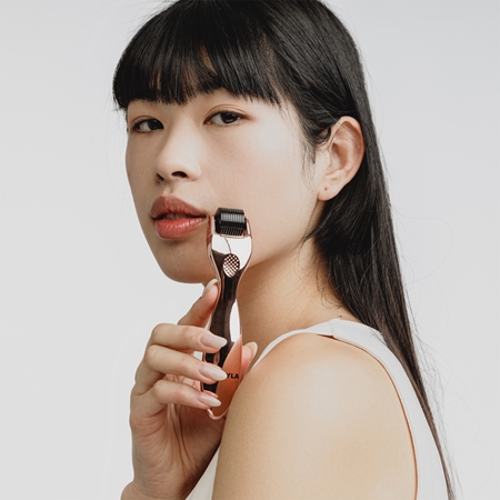 Zoë Ayla Micro-Needling Derma Roller Set applicateur micro-aiguille visage et corps