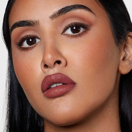 ZOEVA Velvet Love Matte Hyaluronic стійка губна помада з матовим ефектом