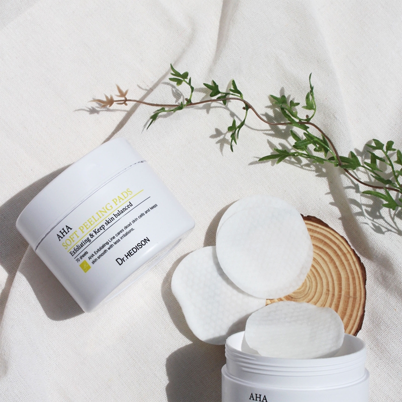 Dr. HEDISON AHA exfoliating cotton pads notino.co.uk