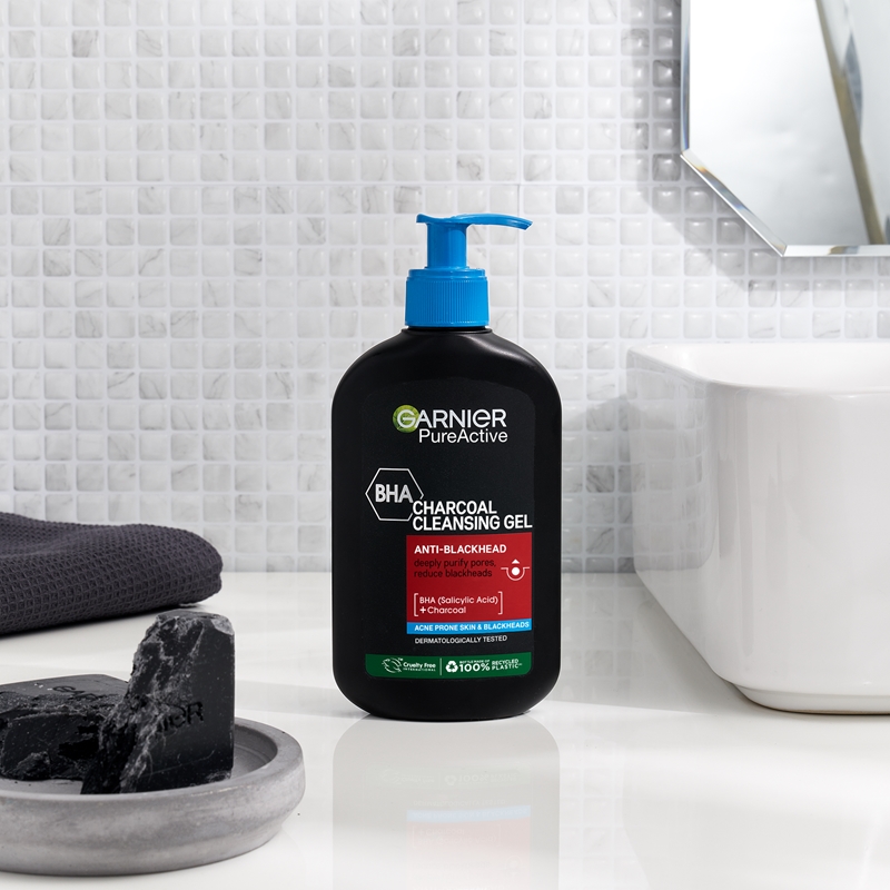 Garnier Pure Active Anti-Pickel Gesichtsreiniger – Mit Aktivkohle & Salicylsäure, 250 Ml, Für Unreine Haut Und Mitesser