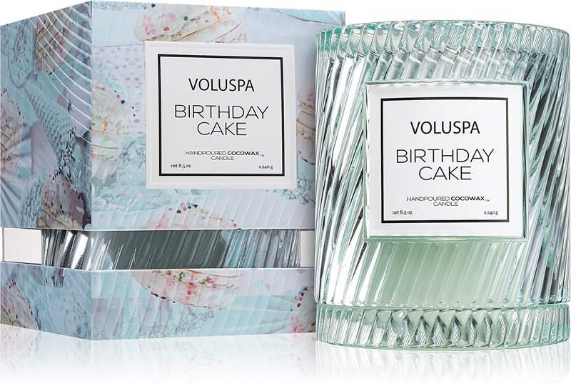VOLUSPA Macaron Birthday Cake bougie parfumée I. notino.fr