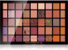 Makeup Revolution Maxi Reloaded Palette puuterimaisia luomivärejä sisältävä paletti