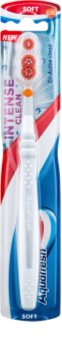 Aquafresh Intense Clean escova de dentes soft