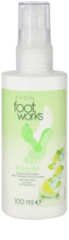Avon Foot Works Beautiful osvěžující sprej na nohy s limetkou a cukrovou třtinou