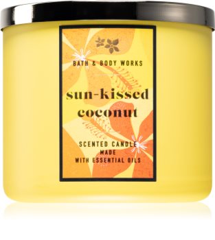 Bath & Body Works Sun-Kissed Coconut ароматна свещ