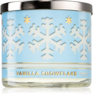 Bath and body works vanilla snowflake candle