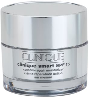 Clinique Clinique Smart dnevna vlažilna krema proti gubam za mastno kožo SPF 15