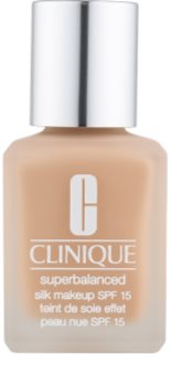 Clinique Superbalanced Silk fond de teint soyeux SPF 15