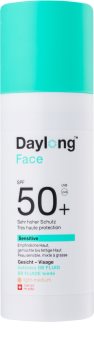 Daylong Sensitive fluido solar com tom SPF 50+