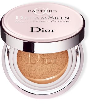 Dior Dreamskin Moist & Perfect Cushion хидратиращ фон дьо тен в гъба SPF 50