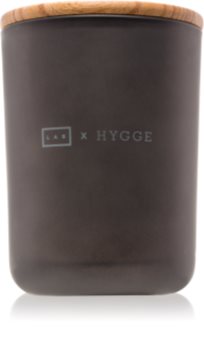 LAB Hygge Comfort vela perfumada (Oakwood Ash)