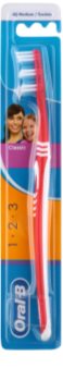 Oral B 1-2-3 Classic Care zubní kartáček medium