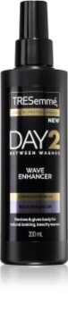 TRESemmé Day 2 Wave Enhancer stylingový sprej pro definici vln