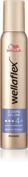 Wella Wellaflex 2nd Day Volume mousse fixante pour donner du volume