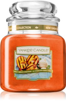 Yankee Candle Grilled Peaches & Vanilla vela perfumada Classic mediana