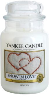 Yankee Candle Snow in Love świeczka zapachowa