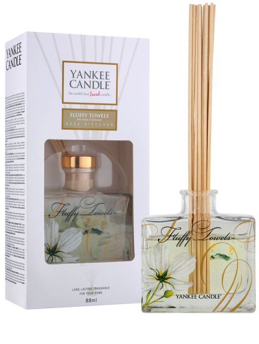 Yankee Candle Fluffy Towels aroma diffuser with filling Signature