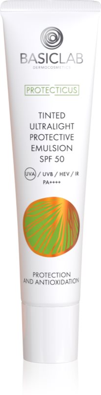 BasicLab Dermocosmetics Protecticus Fluid nuantator pentru ten gras și mixt SPF 50+ 40 ml