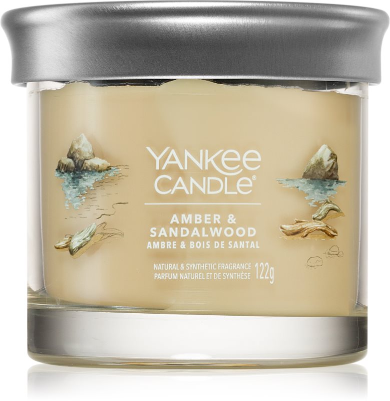 Yankee Candle Amber & Sandalwood lumânare parfumată 122 g