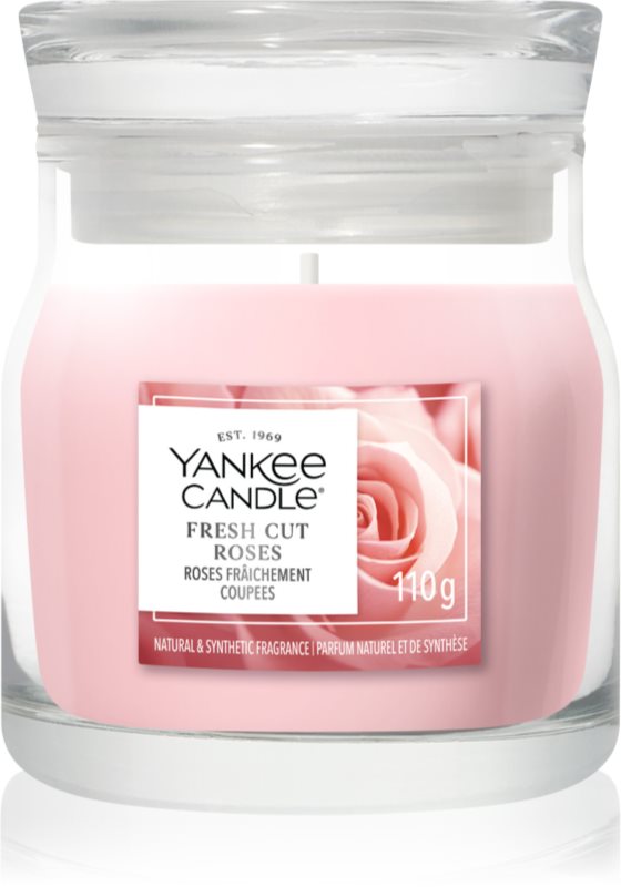 Yankee Candle Fresh Cut Roses lumânare parfumată Signature 110 g