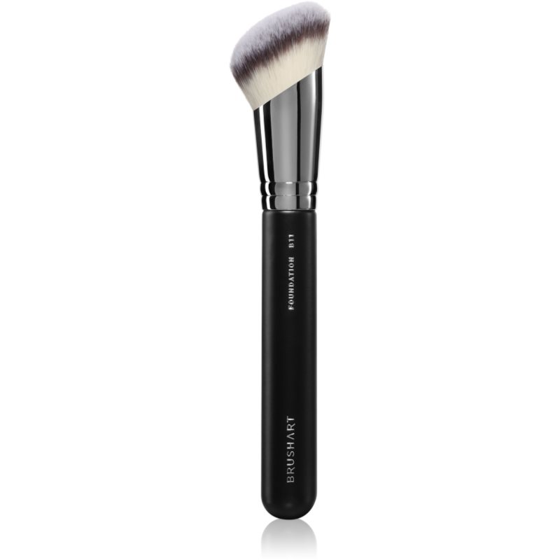 BrushArt Professional B11 Angled foundation brush pensula pentru machiaj B11 1 buc